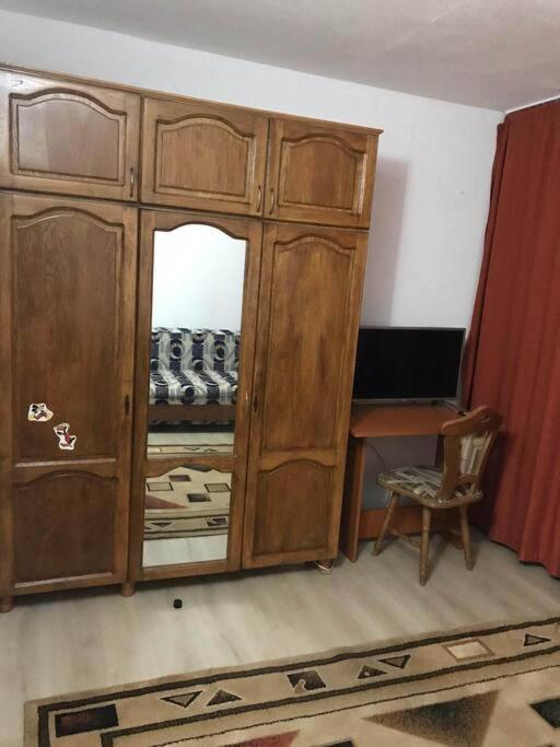 Apartament Confortabil Питещ Екстериор снимка